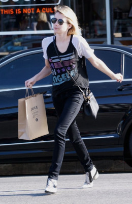 photo 24 in Emma Roberts gallery [id728529] 2014-05-14 00:00:00