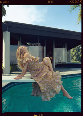 Emma Roberts by Sasha Samsonova for Cosmopolitan || Dec 2020