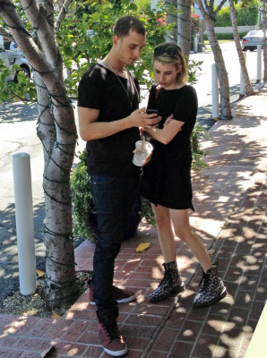 photo 16 in Emma Roberts gallery [id740685] 2014-06-18 00:00:00