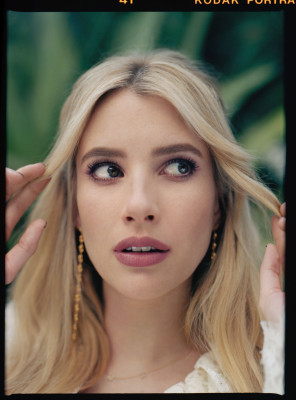 Emma Roberts by Sasha Samsonova for Cosmopolitan || Dec 2020