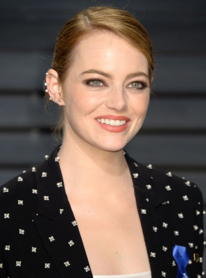 EMMA STONE at 2017 Vanity Fair Oscar Party in Beverly Hills 02/26/2017