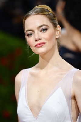 Emma Stone - 2022 MET Gala 05/02/2022