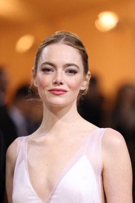 Emma Stone - 2022 MET Gala 05/02/2022