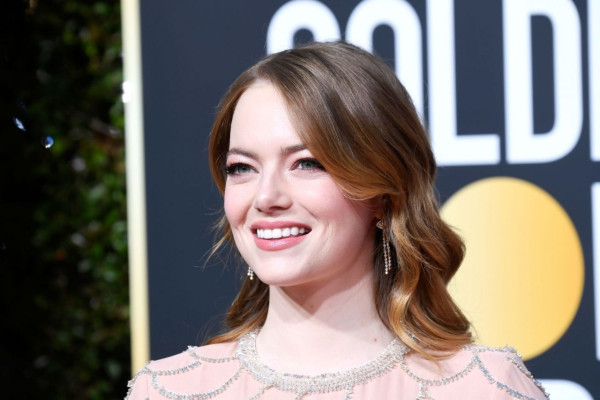 Emma Stone – 2019 Golden Globe Awards Red Carpet