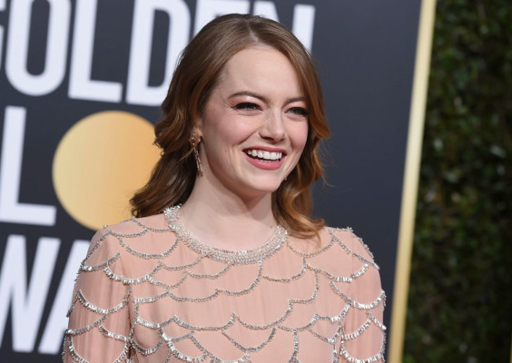 Emma Stone – 2019 Golden Globe Awards Red Carpet