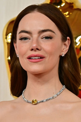 Emma Stone – Oscars 2024 Red Carpet