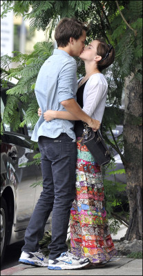 photo 7 in Emma Watson gallery [id625143] 2013-04-14 00:00:00