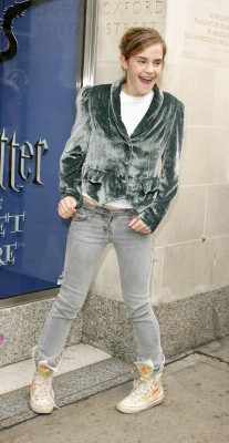 photo 25 in Emma Watson gallery [id618933] 2013-03-28 00:00:00