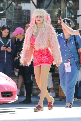 Emmy Rossum is seen shooting &#039;Angelyn&#039; in Los Angeles, CA  | 20.02.2020