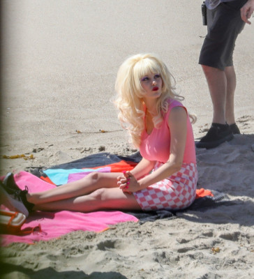 Emmy Rossum - films scenes Angelyne on the beach in Malibu, CA | 26.02.2020