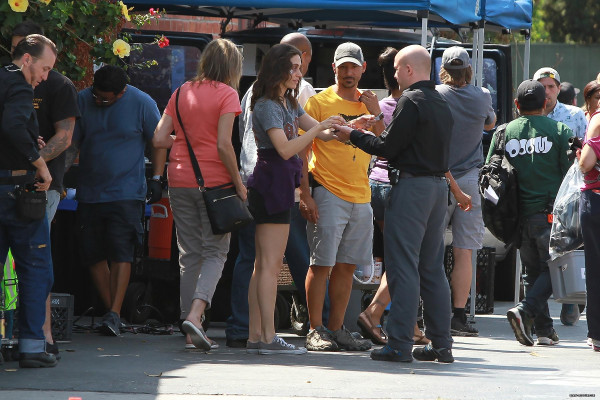 Emmy Rossum - Shameless Season 9 - On The Set
