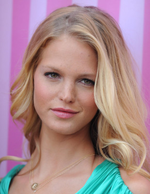 Erin Heatherton pic #517705