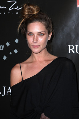 photo 28 in Erin Wasson gallery [id221800] 2009-12-16 00:00:00