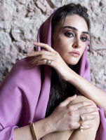 ESRA BILGIC in Hello! Magazine, Pakistan Digital Issue June 2020