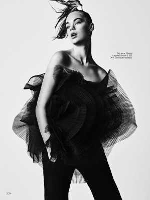 Estella Boersma for Dutch Glamour magazine by Marc de Groot