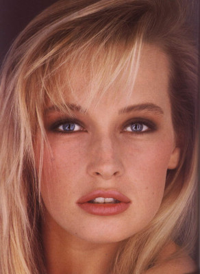 photo 3 in Estelle Lefebure gallery [id192565] 2009-09-30 00:00:00