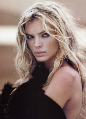 Esther Canadas pic #221490