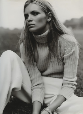 Esther Canadas pic #873279