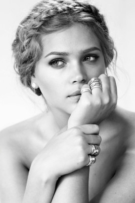 Esti Ginzburg pic #398930