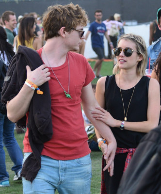Evan Peters pic #740607