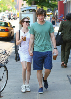 Evan Peters pic #735112