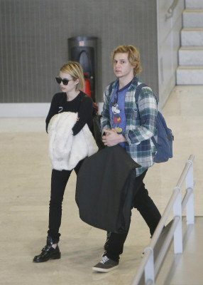 Evan Peters pic #738457