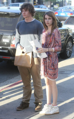 Evan Peters pic #737447