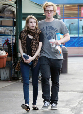 Evan Peters pic #738450