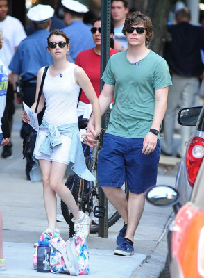 Evan Peters pic #740872