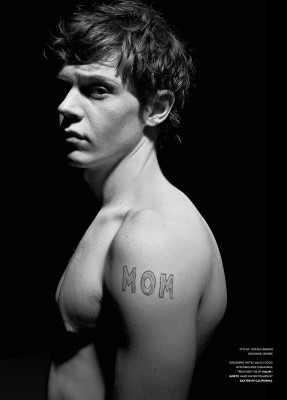 Evan Peters pic #586953