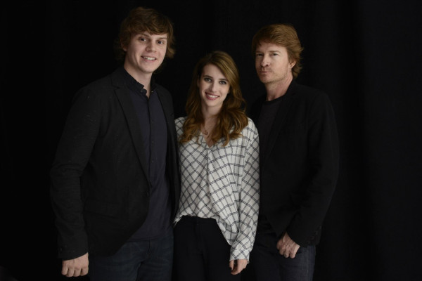 Evan Peters pic #737023