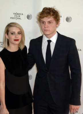 Evan Peters pic #734364