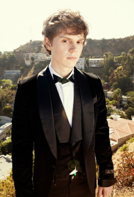 Evan Peters pic #742918