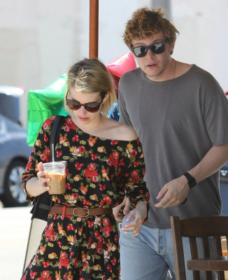 Evan Peters pic #734354