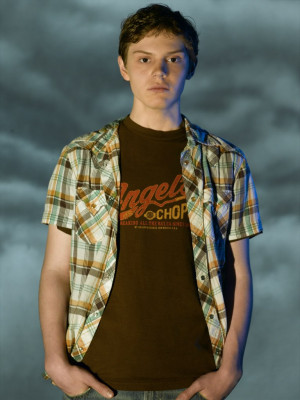 Evan Peters pic #733927