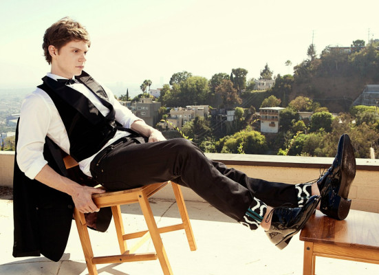 Evan Peters pic #744914
