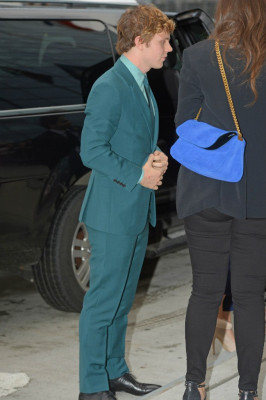 Evan Peters pic #730086