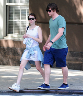 Evan Peters pic #735124