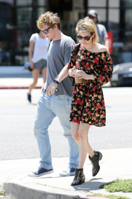 Evan Peters pic #737020