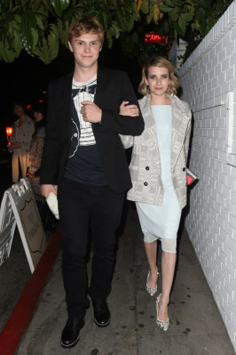 Evan Peters pic #740864