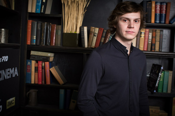 Evan Peters pic #742924