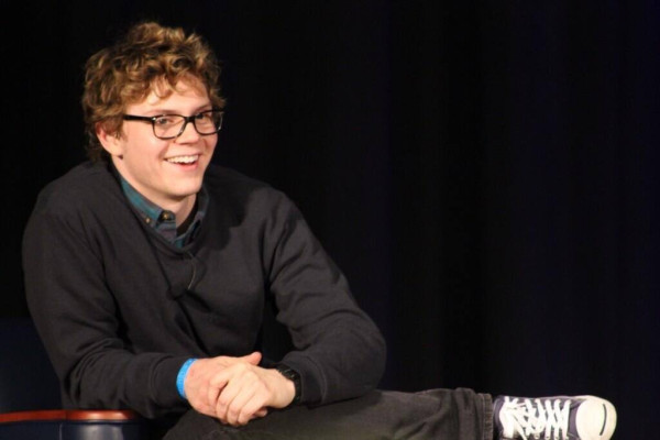 Evan Peters pic #733935