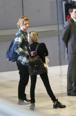 Evan Peters pic #738453