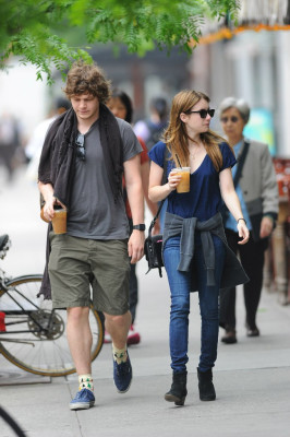 Evan Peters pic #740853