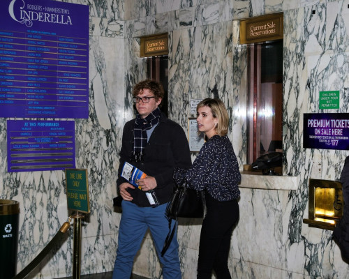 Evan Peters pic #734363