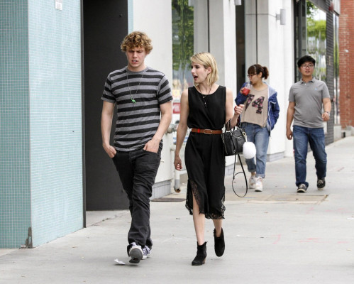 Evan Peters pic #734874
