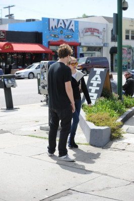 Evan Peters pic #738870
