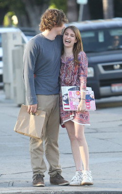 Evan Peters pic #737456