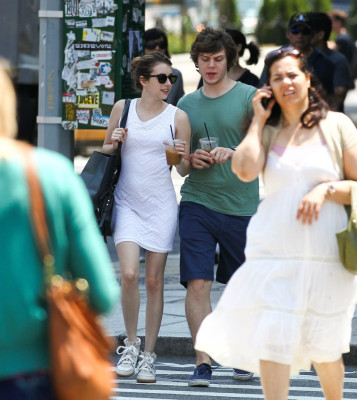 Evan Peters pic #735116