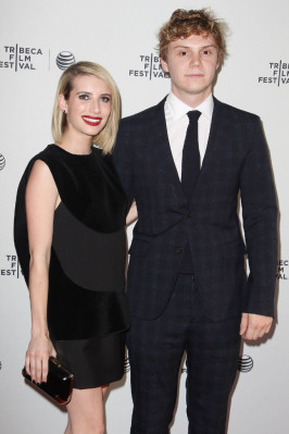 Evan Peters pic #734358